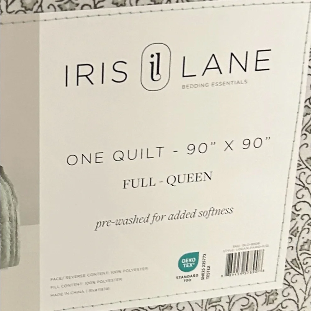 Iris Lane Green and White Floral Full/Queen Quilt 90”x90”